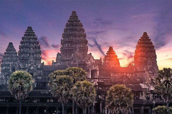 Angkor Wat Sunrise Small Group Tour - Key Points