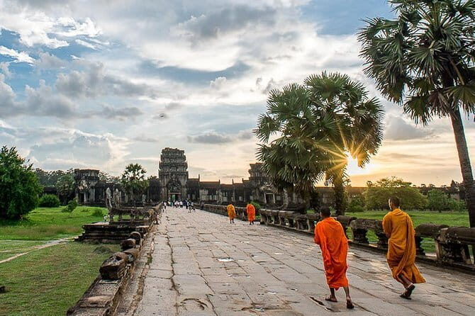 Angkor Wat, Ta Prohm, Angkor Thom, Bayon Temple Day Tour - Exploring the Itinerary in Detail