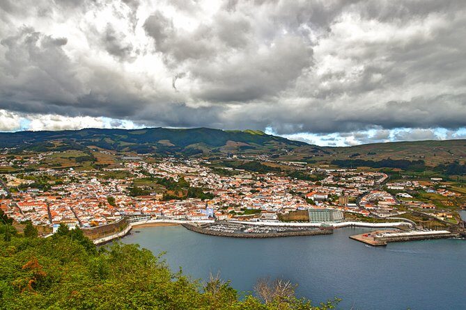 Angra do Heroísmo Walking City Tour: Half Day Tour - City Hall and Town Square