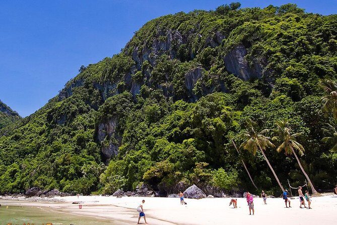 Angthong National Marine Park by Tour Boat including Lunch - FAQs