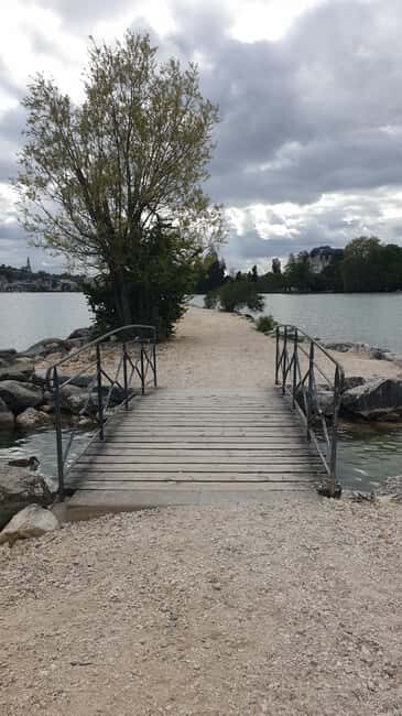 Annecy: enjoy an unforgettable city tour with a native guide - Key Points