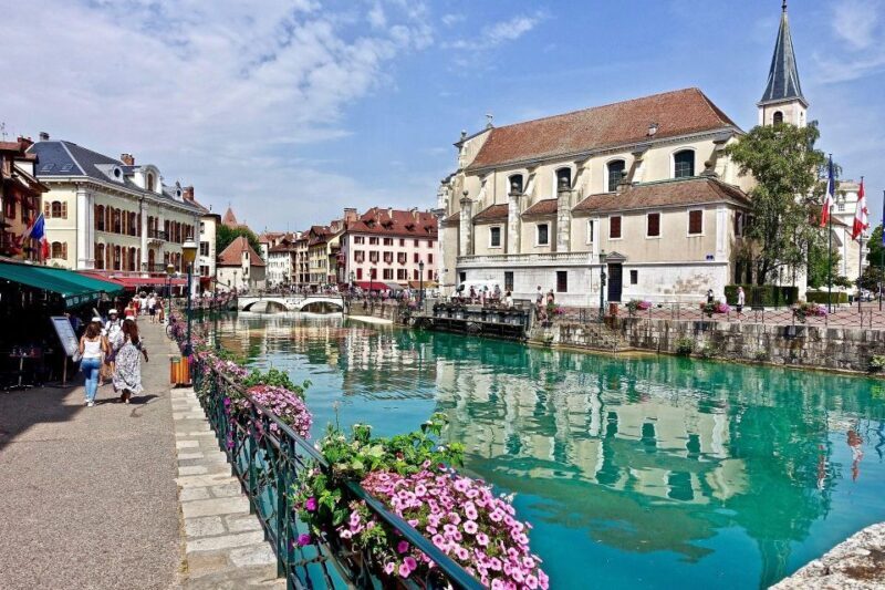 Annecy: Private Guided Walking Tour - Discovering Annecy: An Authentic Stroll through the "Venice of the Alps"