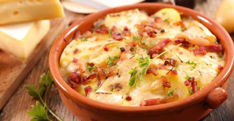 Annecy: Traditional Food Group Walking Tour - Key Points