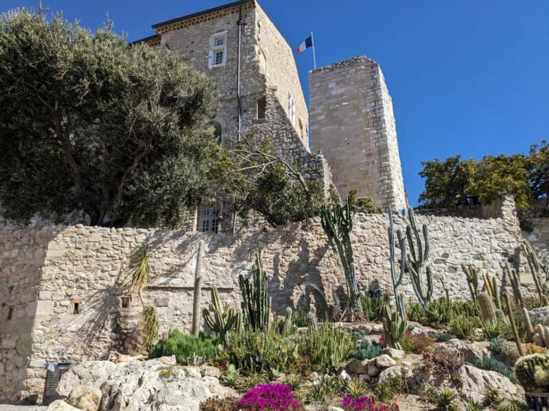 Antibes: 2 hour walking tour in the old town - Key Points
