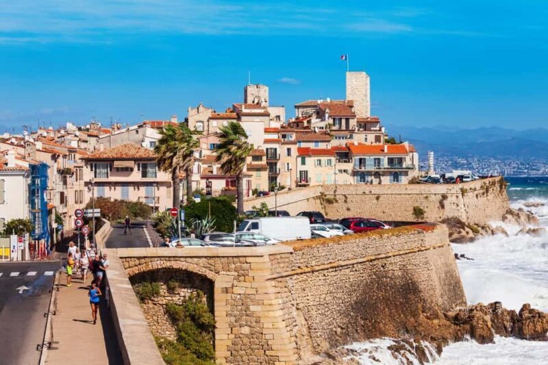 Antibes: Express Walk with a Local in 60 minutes - The Realities of the Tour