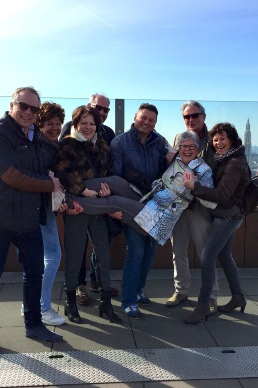 Antwerp: City Highlights Walking Tour - Guides and Group Dynamics