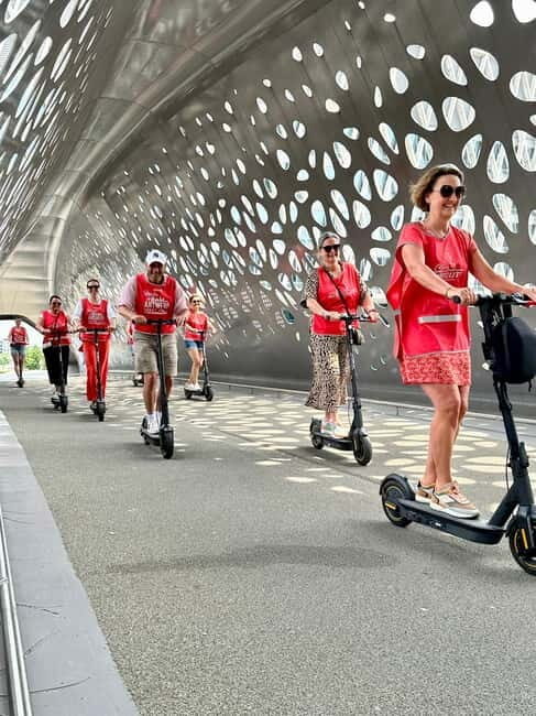 Antwerp: The Big Five City Highlights E-kickscooter Tour - Key Points