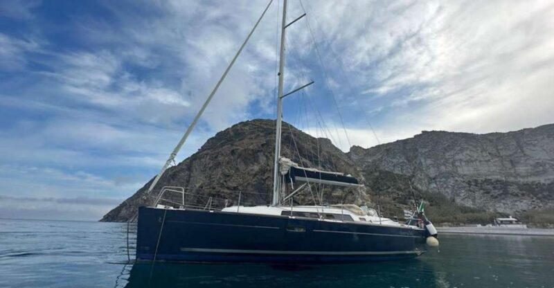 Aperitif on a sailboat in Taormina - Key Points