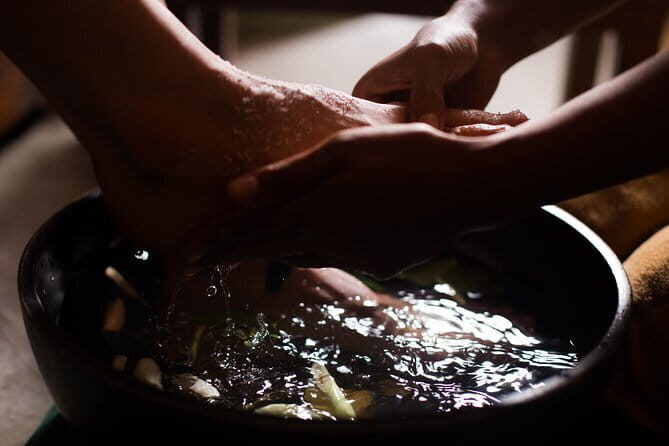 Apsara Indulgence 4 Hands Massage in Phnom Penh - FAQ