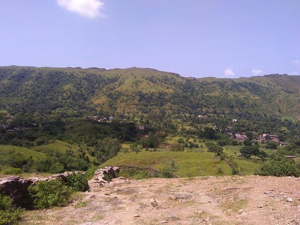 Arawali Hiking Experience - A Detailed Look at the Arawali Hiking Experience