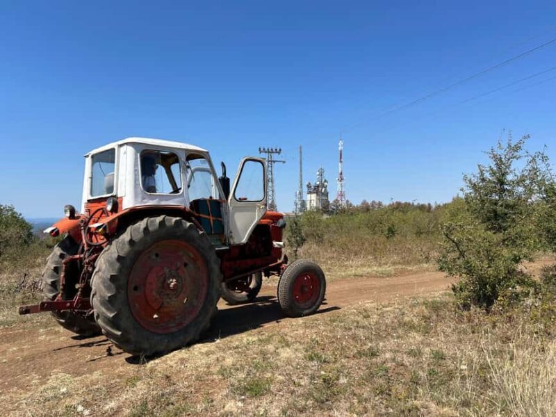 Arbanasi: 40-Minute Tractor Self-Driving Experience - Key Points