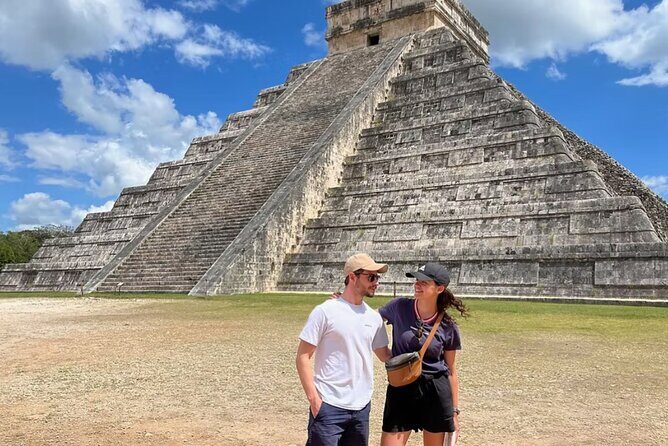 Archaeological area of Chichen Itza magic village of Izamal - Key Points