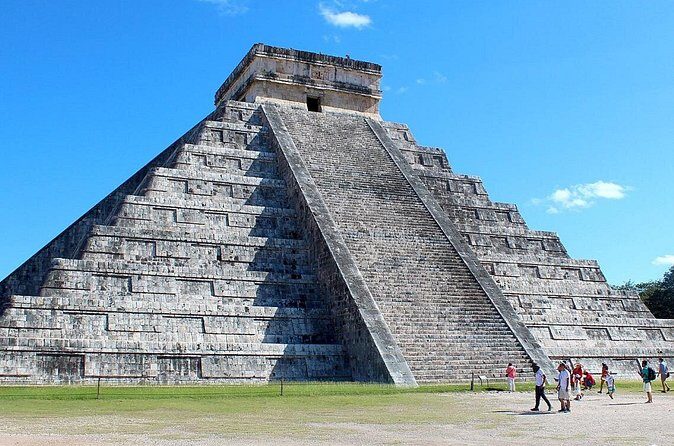 Archaeological area of Chichen Itza magic village of Izamal - FAQs