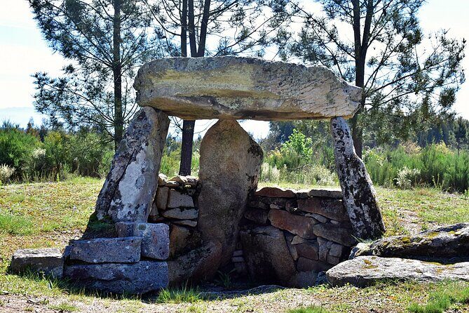 Archaeological Circuit of Fiais/Azenha and Cova da Moira - Who Is This Tour Best Suited For?