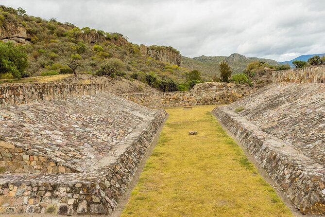 Archaeological sites Tour and Red Pottery in Tlacolula - FAQs