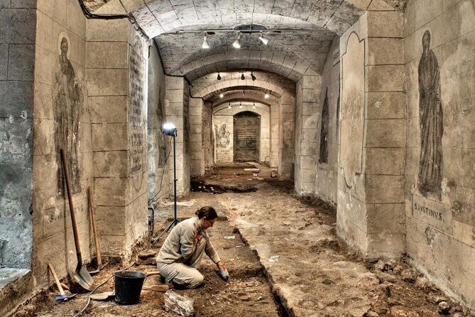 Archeological Crypt Visit with an Archeologist and River Cruise - An In-Depth Look at the Experience