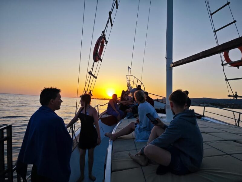 Argostoli: Sunset cruise with food & drinks - Key Points