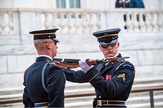 Arlington Cemetery: Tomb of the Unknown Soldier & JFK Gravesite - Key Points