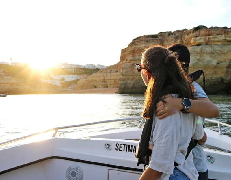 Armação de Pera : Private Boat Trip Sunrise/Sunset - An In-Depth Look at the Private Boat Trip Experience