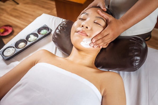 Aromatherapy Facial Massage - What You Can Expect from the Aromatherapy Facial Massage
