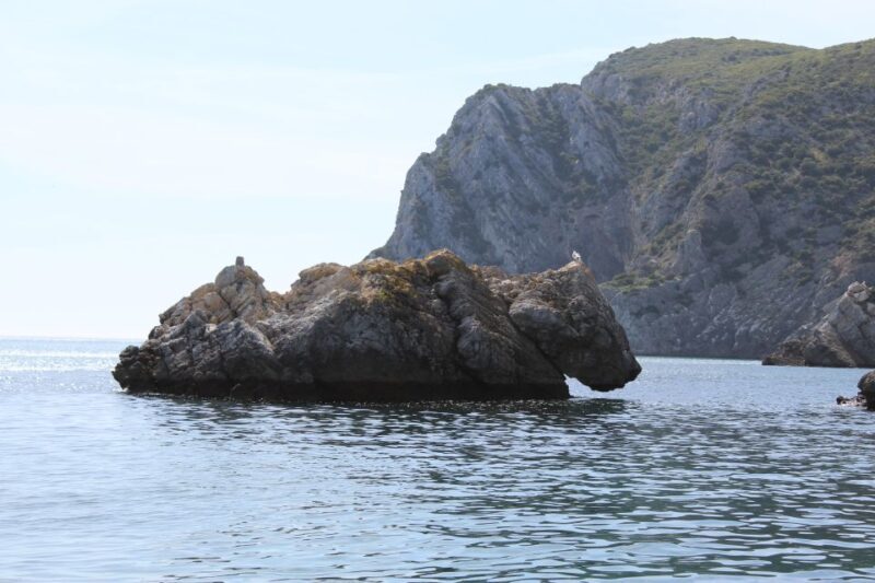 Arrábida Natural Park: sunset boat trip with regional drink. - Who Is This Tour Best Suited For?