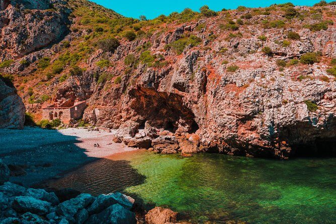 Arrábida Secret Beaches and Caves with Snorkeling Stop - Who Should Consider This Tour?
