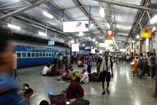 Arrival and departure assistance at Agra railway station , bus stand - Detailed Breakdown of the Experience