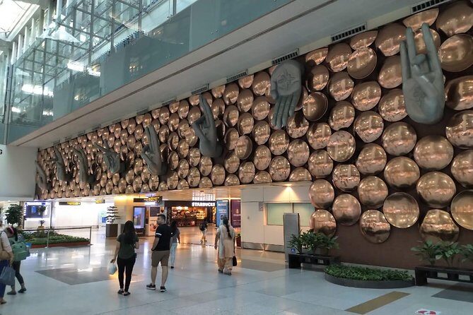 Arrival Meet & Assist service at Delhi Airport with optional Private transfer - Key Points