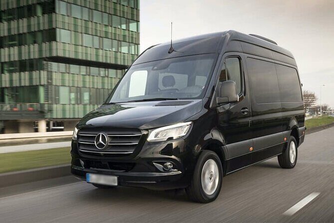 Arrival Private Transfer Amsterdam Airport to Amsterdam City Center by Minibus - The Vehicle and Comfort Level