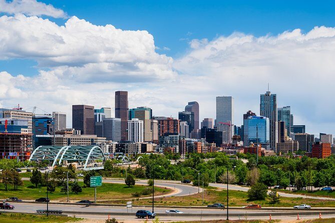 Arrival Private Transfer: Denver Airport DEN to Denver in Luxury SUV - An In-Depth Look at the Denver Airport Private Transfer Experience