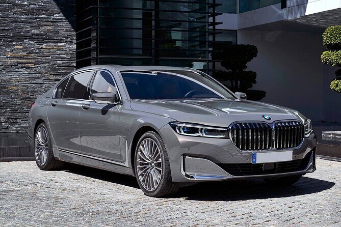 Arrival Private Transfer: J.F. Kennedy Airport JFK to New York in Luxury Car - Key Points