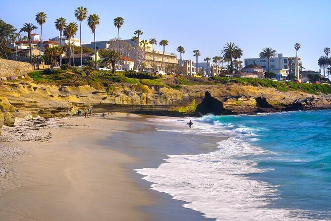 Arrival Private Transfer: San Diego Airport SAN to San Diego in Business Car - Convenient and Comfortable: The San Diego Airport Private Transfer in a Business Car