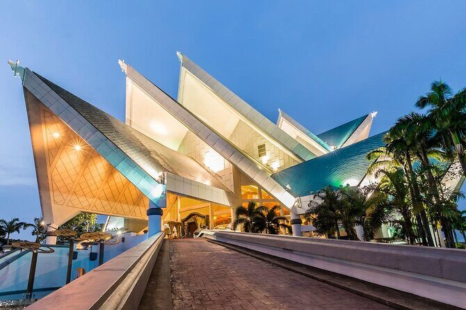 Arrival Private Transfers from Airport KUL to Kuala Lumpur in Business Van - The Sum Up