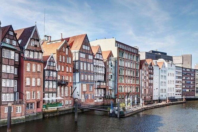 Arrival Transfer: Airport HAM to Hamburg by Business Car - The Sum Up