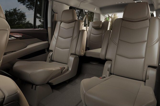 Arrival Transfer from Dulles Airport IAD to Washington DC by SUV - What to Expect on Your Journey
