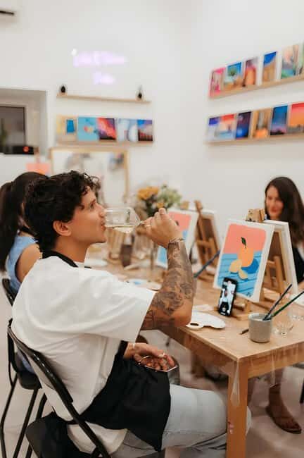 Art and Wine Lab painting experience in Venice and Milano - A closer look at what to expect