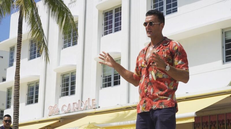 Art Deco & History Walking Tour with Design Enthusiast - The Experience in Detail