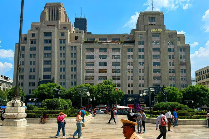 Art Déco in Mexico City - Small Groups - Visiting the Sites