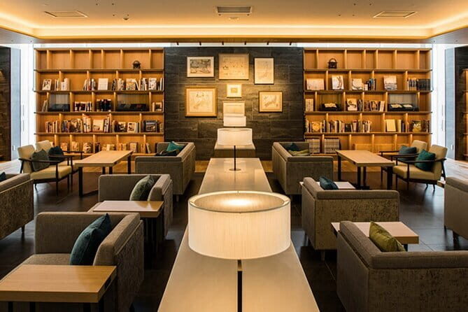 Art Tour & Cafe Time at the Airport Premium Hotel - Art Tour & Cafe Time at the Airport Premium Hotel: A Cultural Quick Fix at Chitose