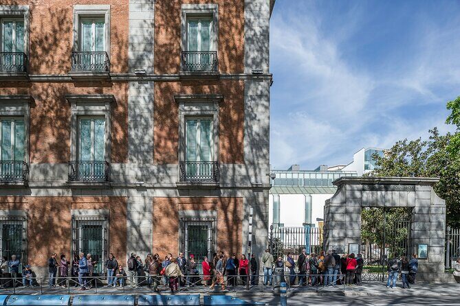 Art & Wine Experience: Thyssen Museum Tour & Wine Tasting - An In-Depth Look at the Art & Wine Experience