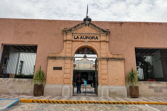 Arts and Snacks Walking Tour with Taste of San Miguel - Starting Point: Plaza de la Soledad