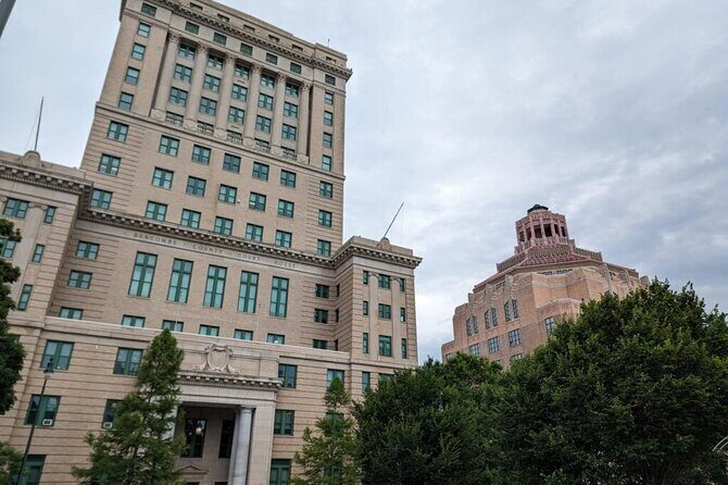 Asheville Scavenger Hunt Walking Tour and Game - Key Points: