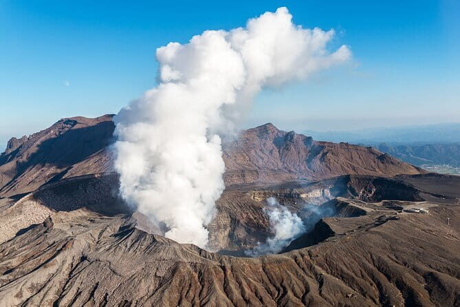 Aso Vocano, Grassland,Onsen and Aso shrine 1-Day Tour - Key Points