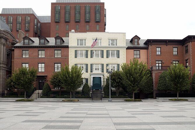 Assassinations Capital: Presidential Crime Scenes Walking Tour - An Authentic Walking Tour Through Washington’s Dark Side