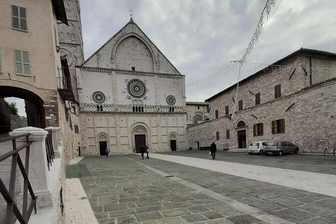 Assisi Private Walking Tour including St. Francis Basilica - Authenticity & Travel Tips