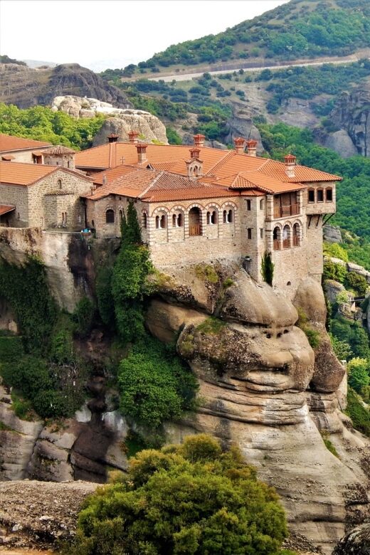 Athens: 2-Day Meteora Tour in Spanish with Guide & Hotel - Who is This Tour Best For?
