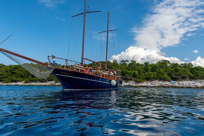 Athens Day Cruise: 3 Islands Tour in the Saronic Gulf with Lunch - Who Is This Tour Best For?