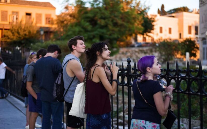 Athens: Evening Private City Walking Tour & 4-Course Dinner - Key Points