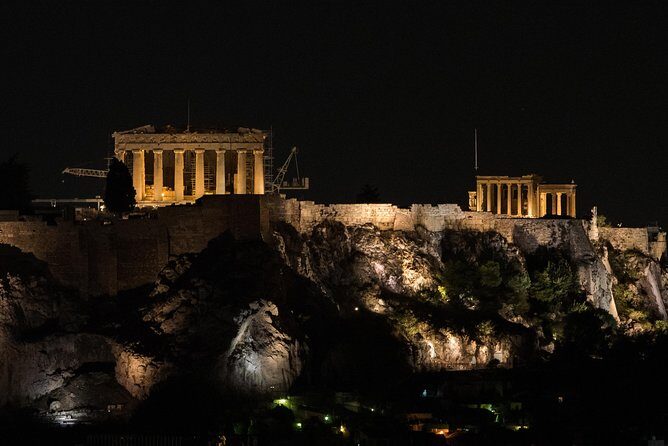 Athens Night Sightseeing Tour with Greek Dinner Show - Who Should Consider This Tour?