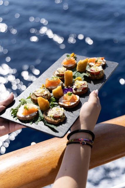 Athens: Saronic Islands Cruise with VIP Area Seating & Lunch - Who Is This Tour Best For?